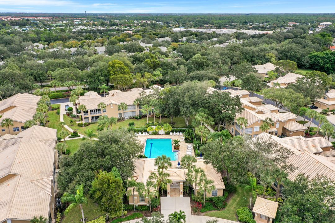 24820 Lakemont Cove Ln #201, Bonita Springs, FL 34134