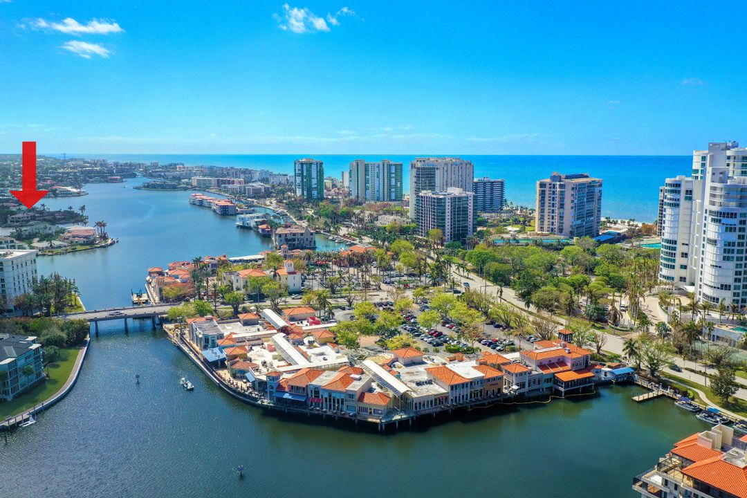 405 Neapolitan Way, Naples, FL 34103