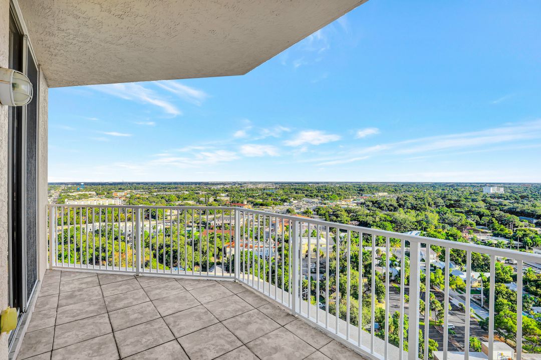 2090 W First St, Fort Myers, FL 33901