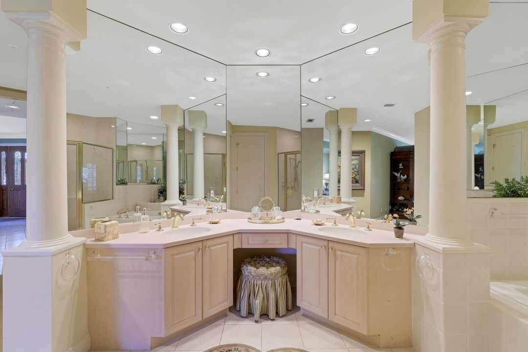 158 Colonade Cir, Naples, FL 34103