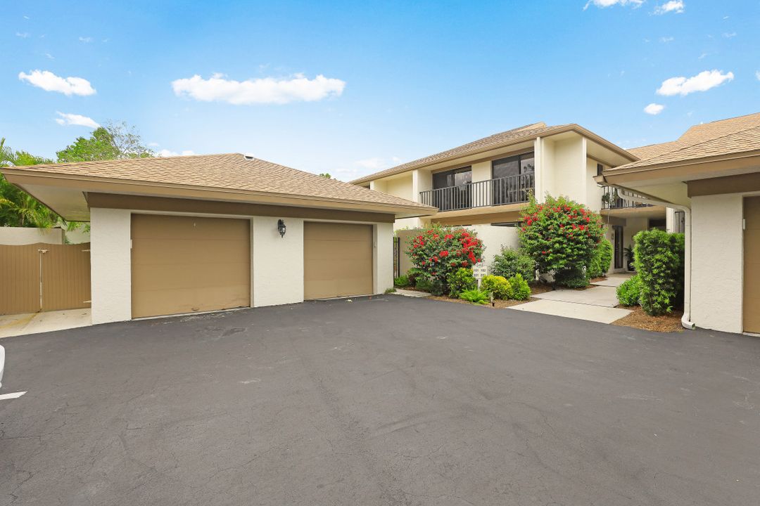 544 Retreat Dr #201, Naples, FL 34110