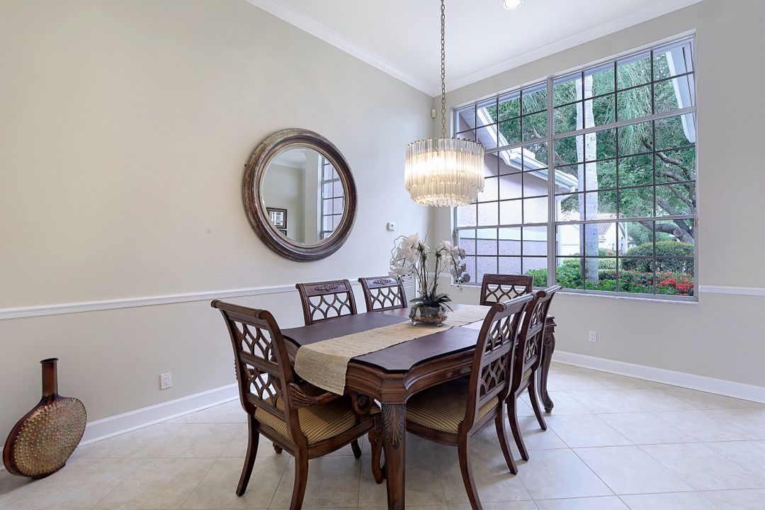 5910 Sonoma Ct, Naples, FL 34119