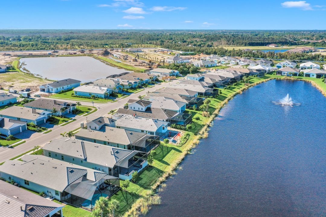 8961 Mustique Ln, Naples, FL 34114
