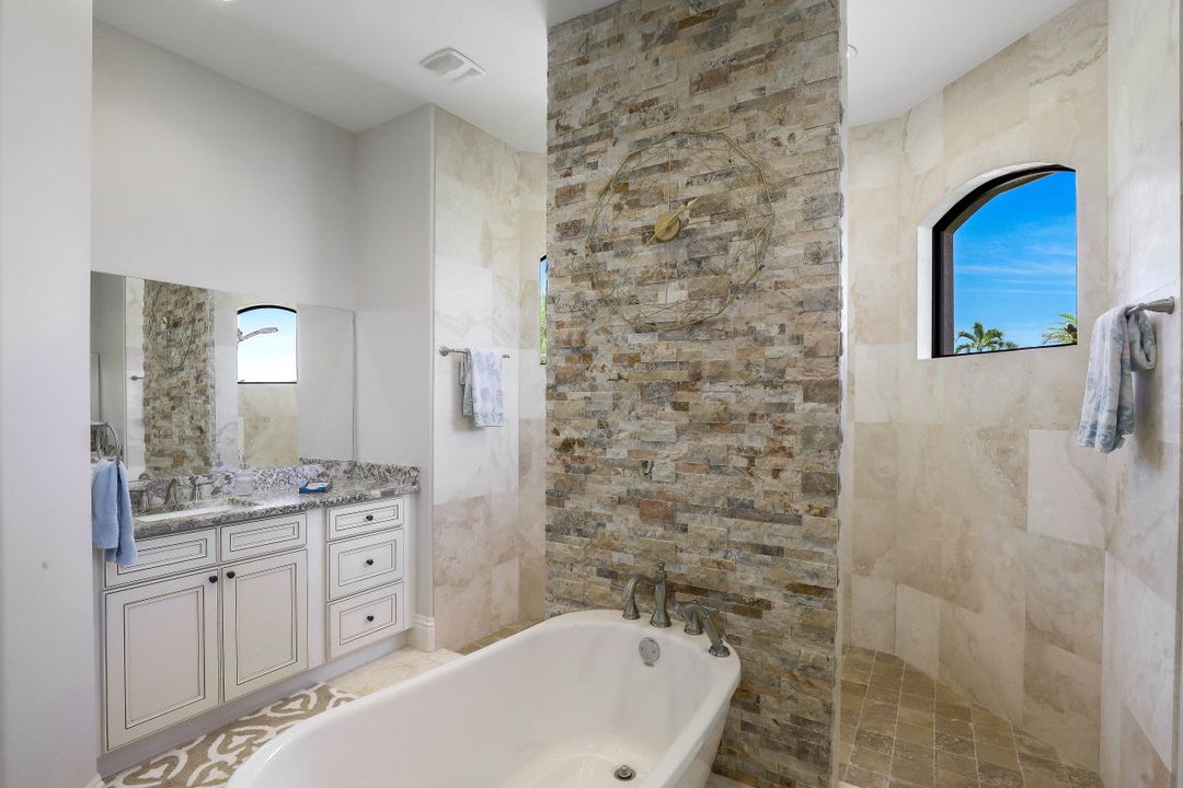 842 Elm Ct, Marco Island, FL 34145