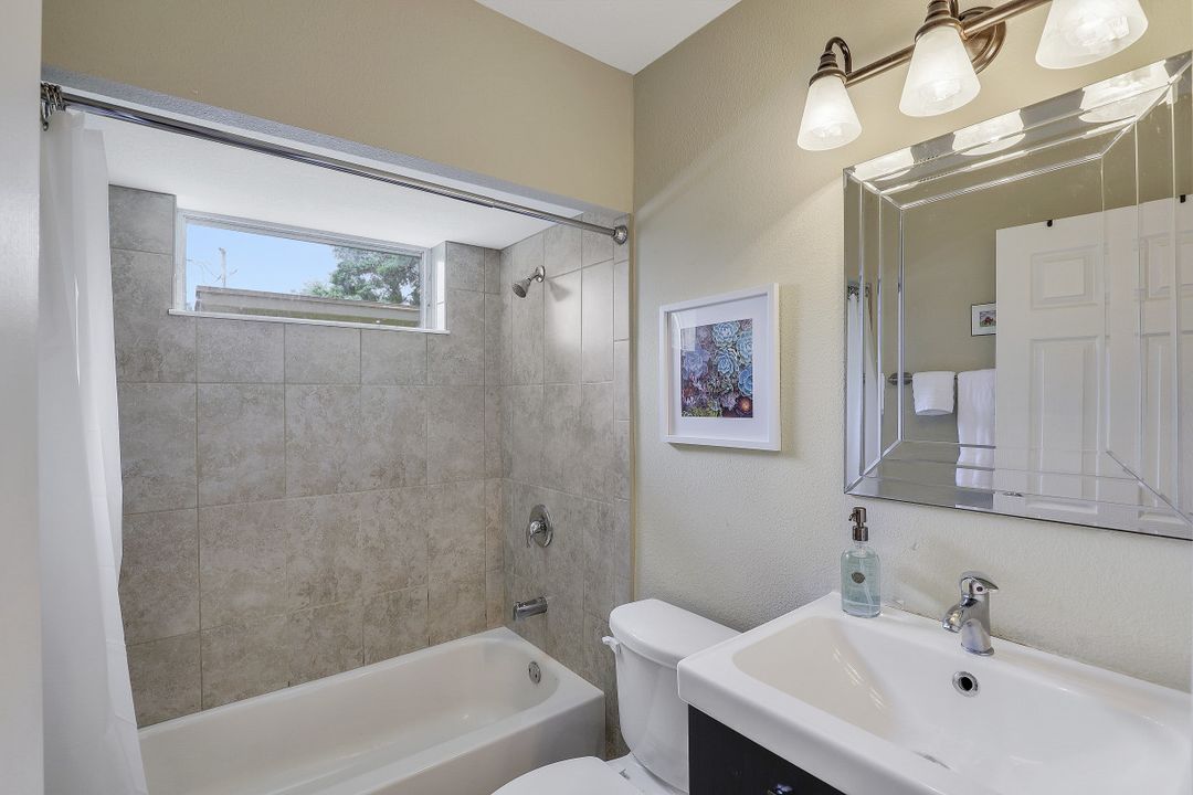 3950 Luverne St, Fort Myers, FL 33901