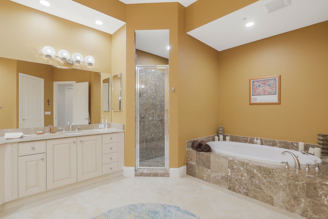 9293 Menaggio Ct #101, Naples, FL 34114