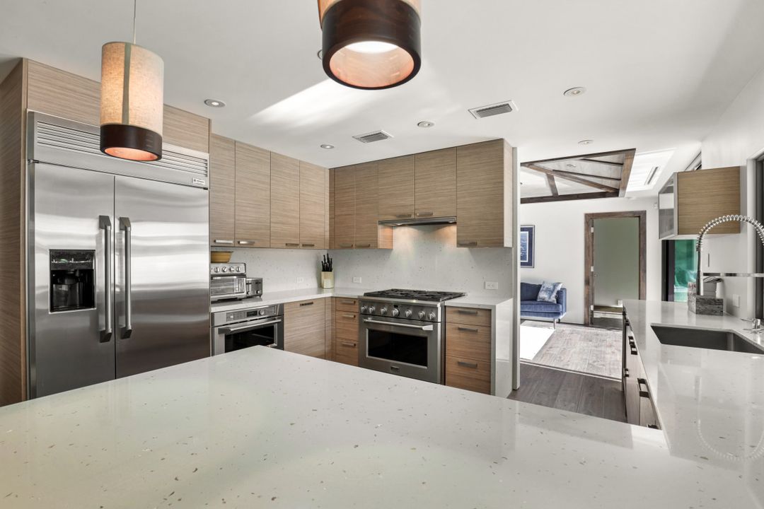 615 Carica Rd, Naples, FL 34108