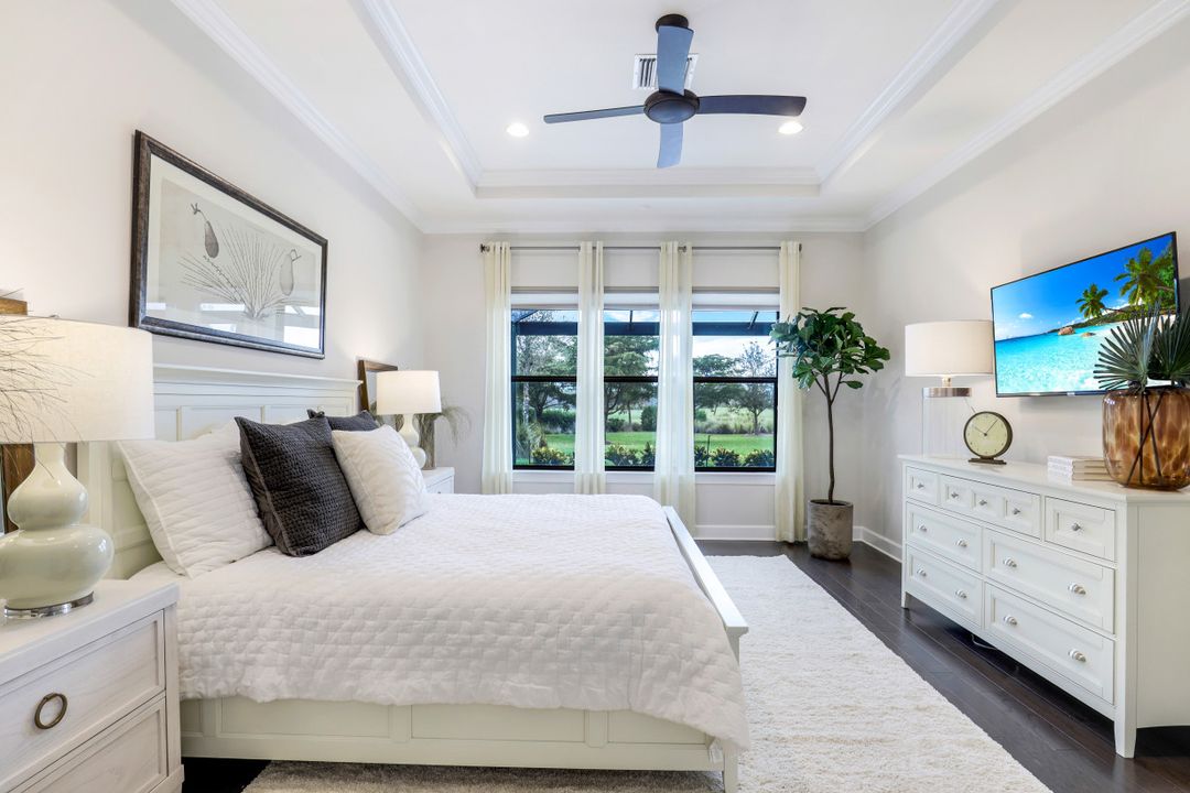 8815 Vaccaro Ct, Naples, FL 34119