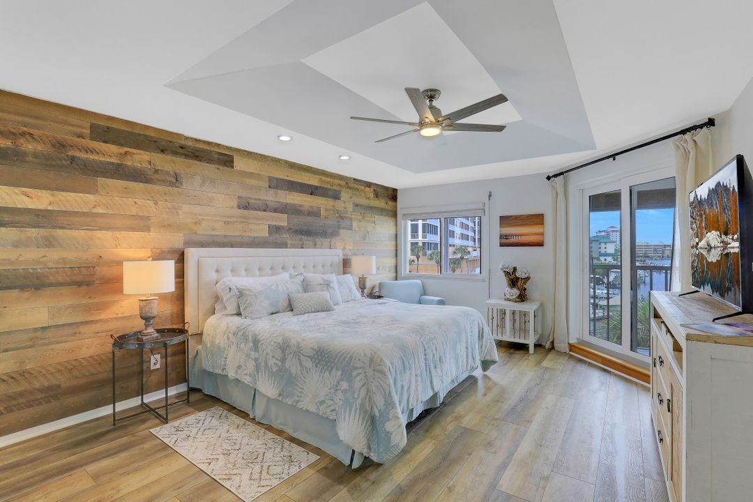 9101 Vanderbilt Dr #1-302, Naples, FL 34108