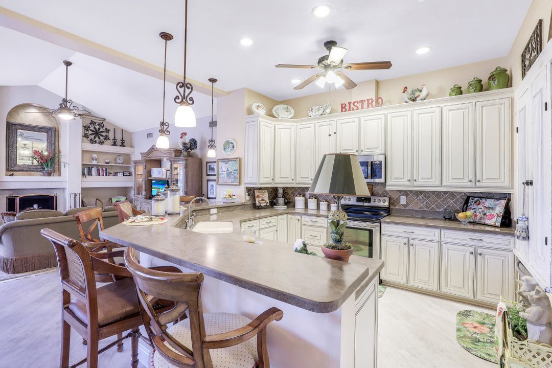 28381 Sombrero Dr, Bonita Springs, FL 34135