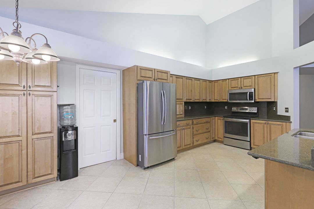 371 Pindo Palm Dr, Naples, FL 34104