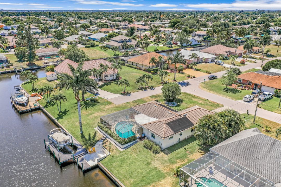 1927 SE 10th St, Cape Coral, FL 33990