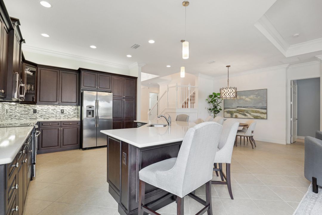 13719 Luna Dr, Naples, FL 34109