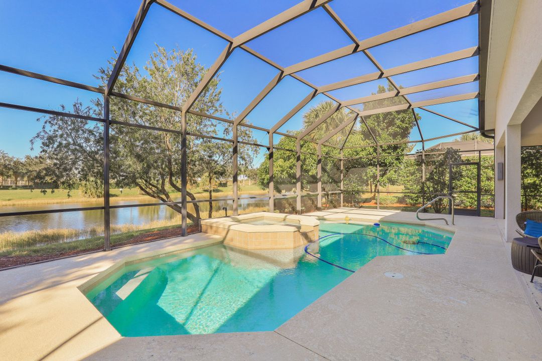 2065 Mandarin Ln, Naples, FL 34120