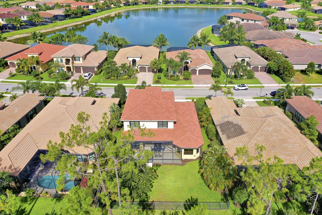 3896 Gibralter Dr, Naples, FL 34119