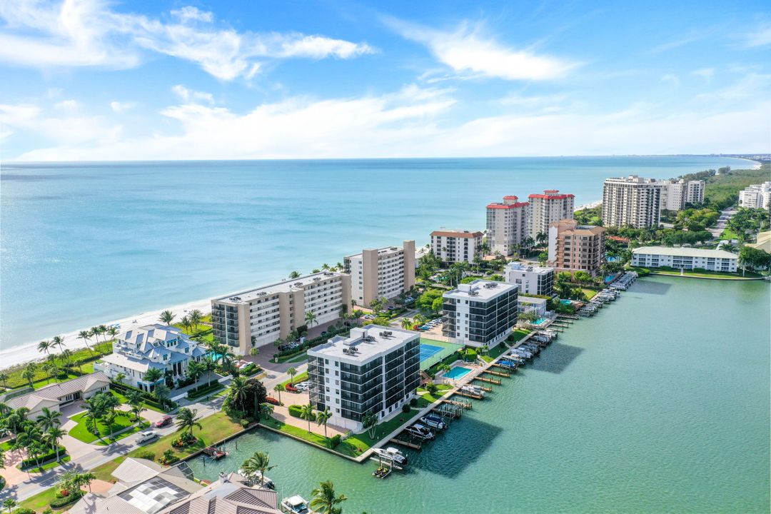 10482 Gulf Shore Dr #231, Naples, FL 34108