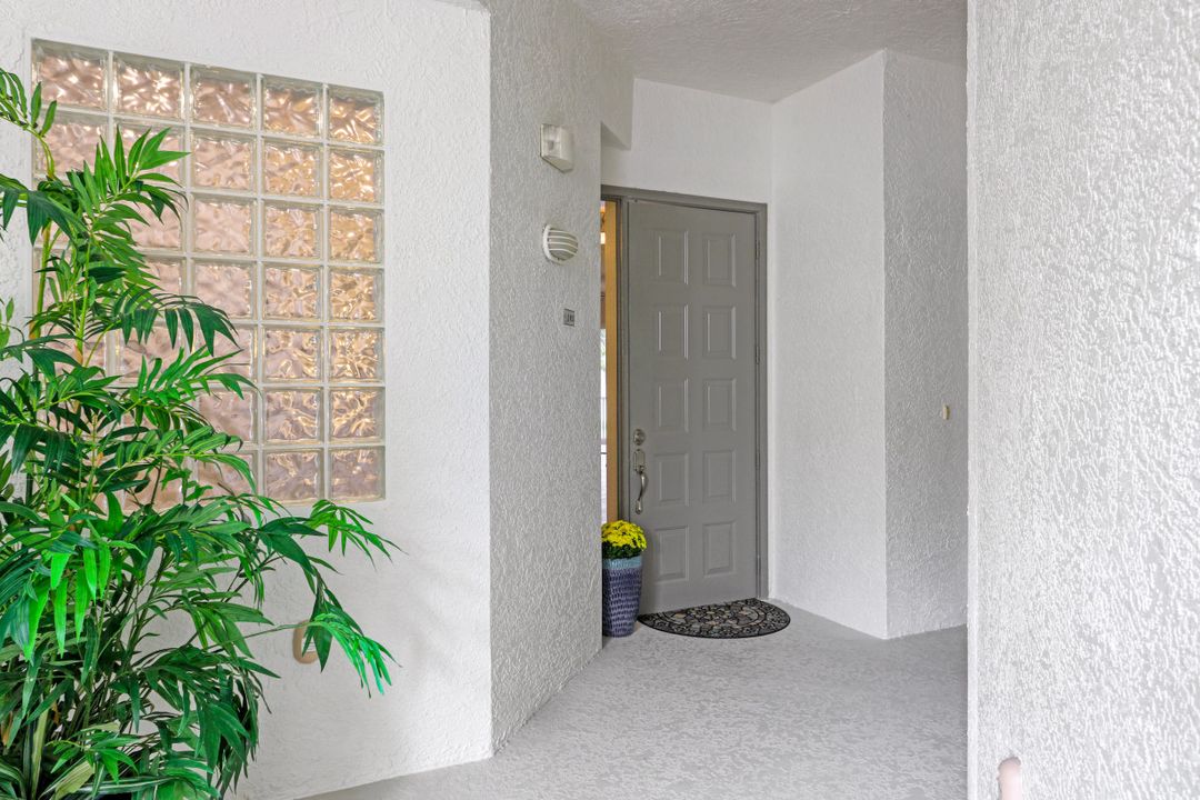 835 Bentwater Cir #103, Naples, FL 34108
