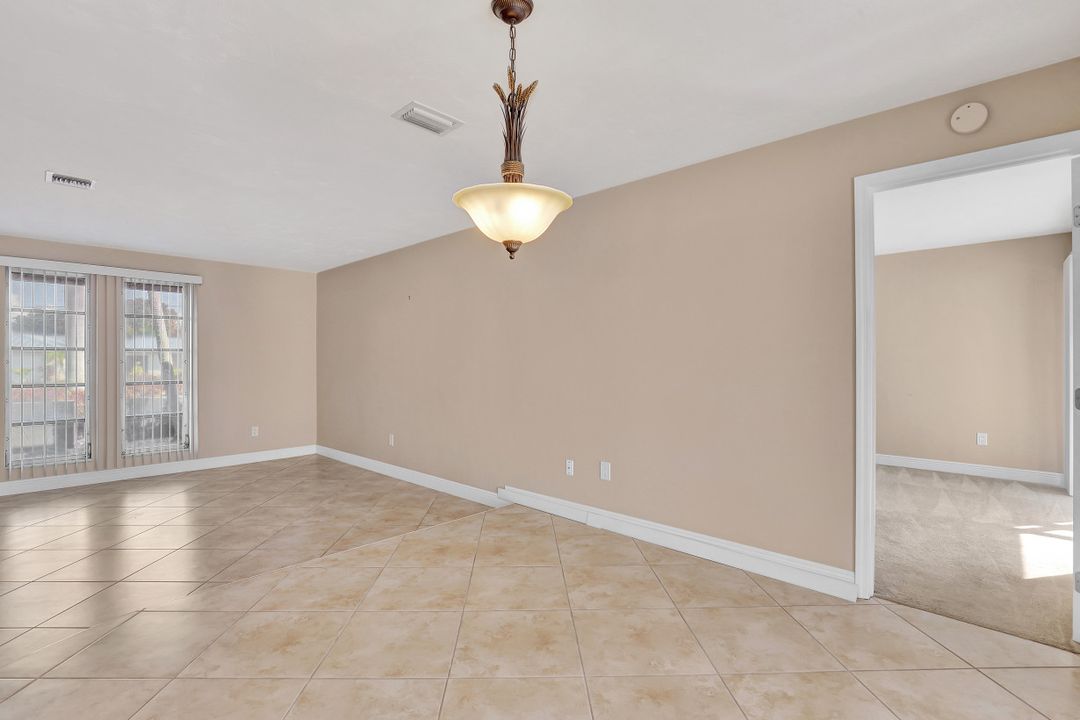 4920 SW 8th Pl, Cape Coral, FL 33914