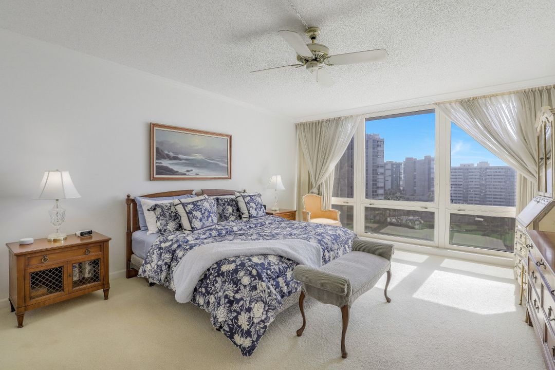 4051 Gulf Shore Blvd N #1105, Naples, FL 34103