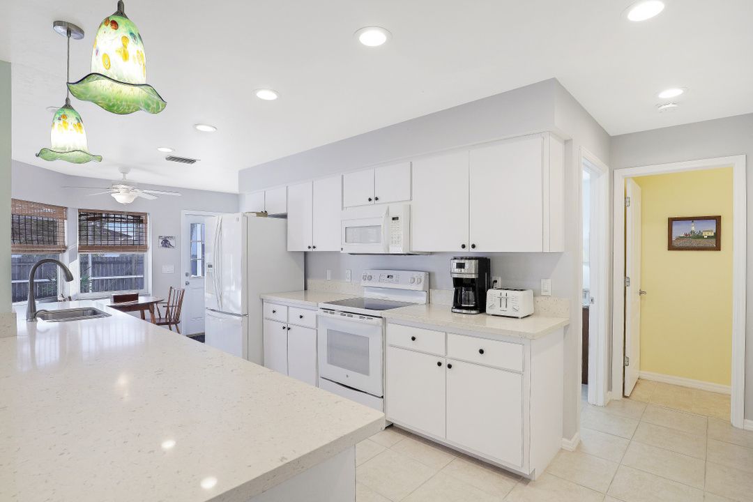 2710 SW 37th St, Cape Coral, FL 33914