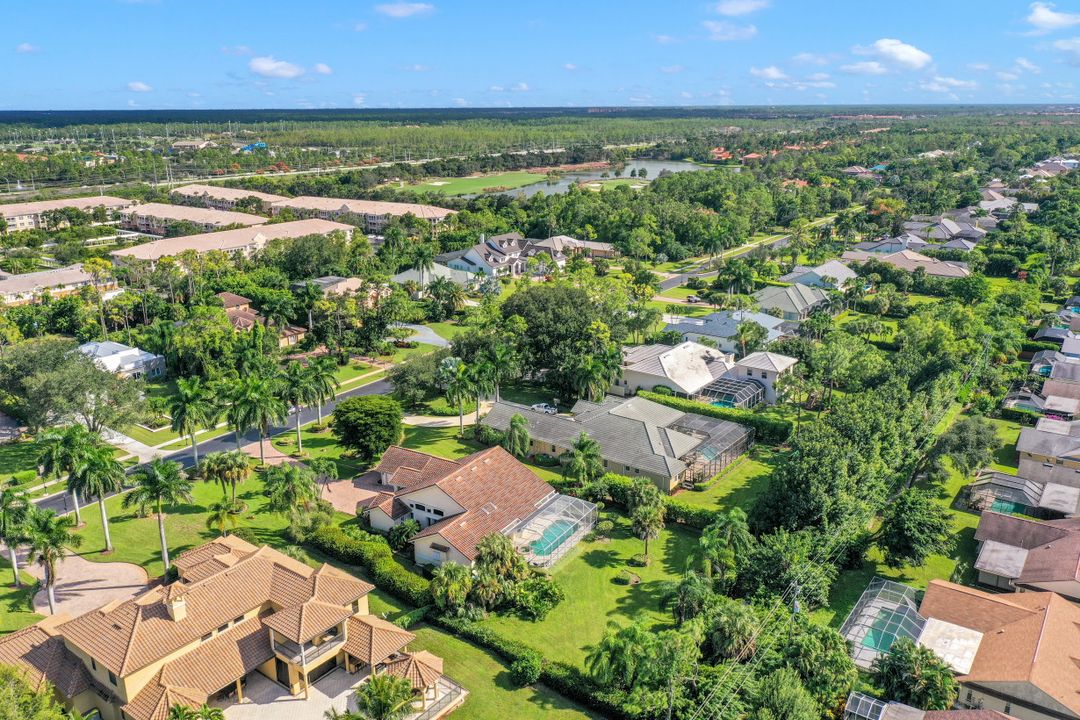 9245 The Ln, Naples, FL 34109