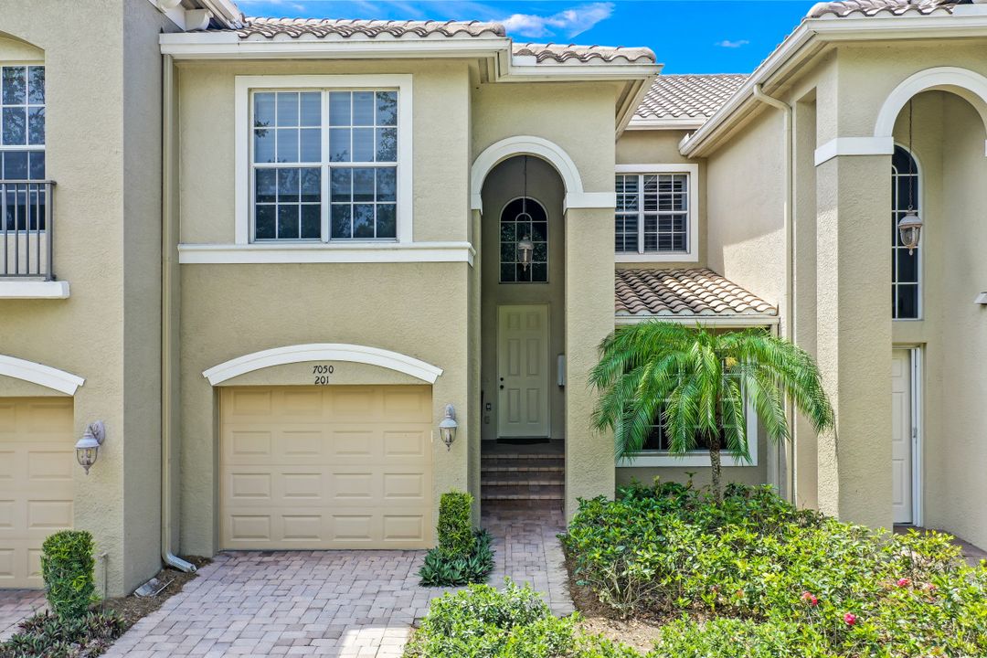 7050 Bay Woods Lake Ct #201, Fort Myers, FL 33908