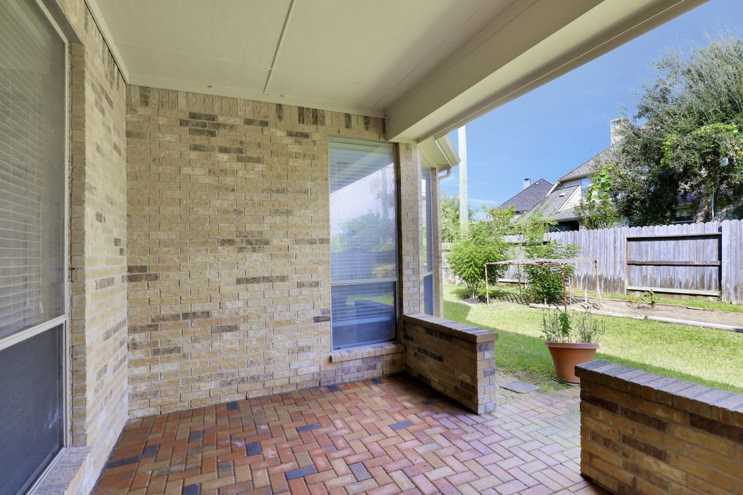 5327 Heath River Ln, Sugar Land, TX 77479