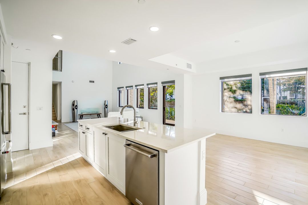 1035 3rd Ave S #105, Naples, FL 34102