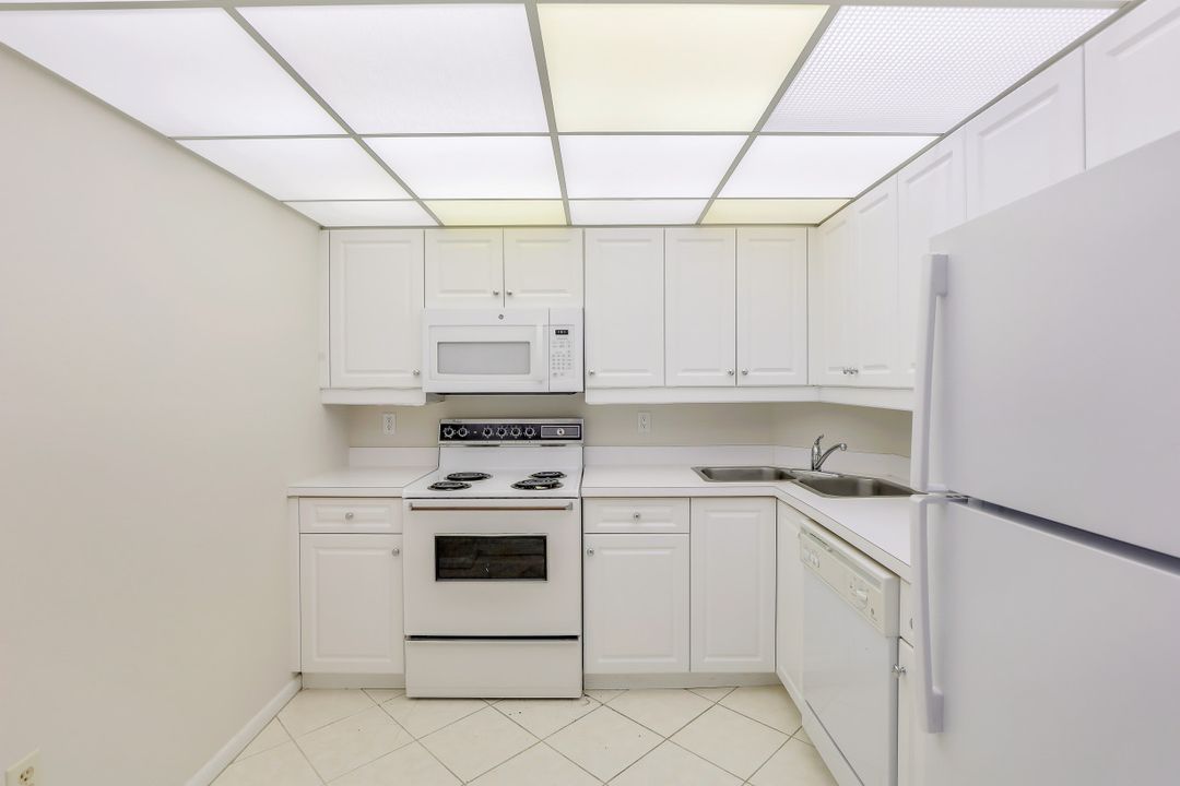 260 Seaview Ct #1808, Marco Island, FL 34145