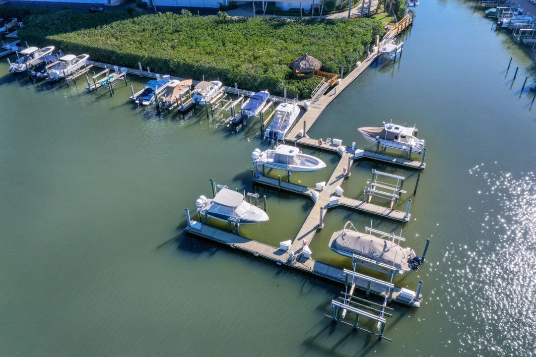 400 Flagship Dr #1101, Naples, FL 34108