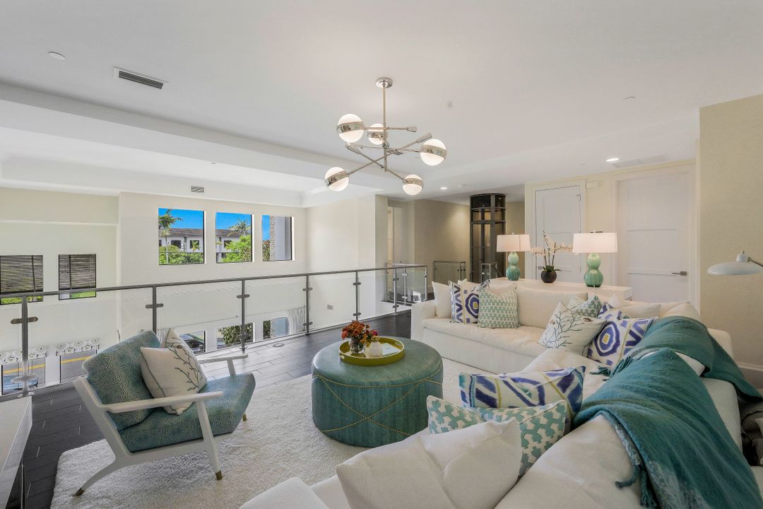 1030 3rd Ave S #105, Naples, FL 34102