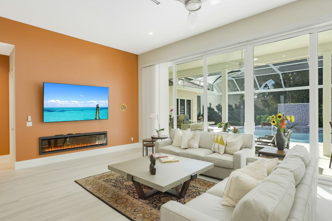 3371 Creekview Dr, Bonita Springs, FL 34134