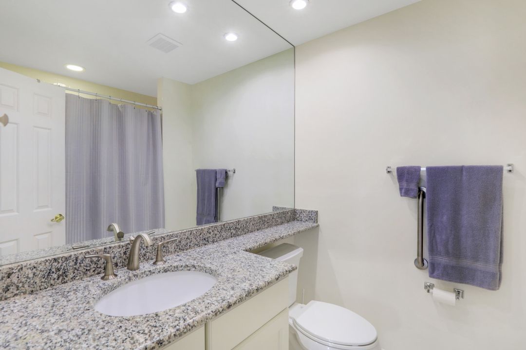 547 Beachwalk Cir, Naples, FL 34108
