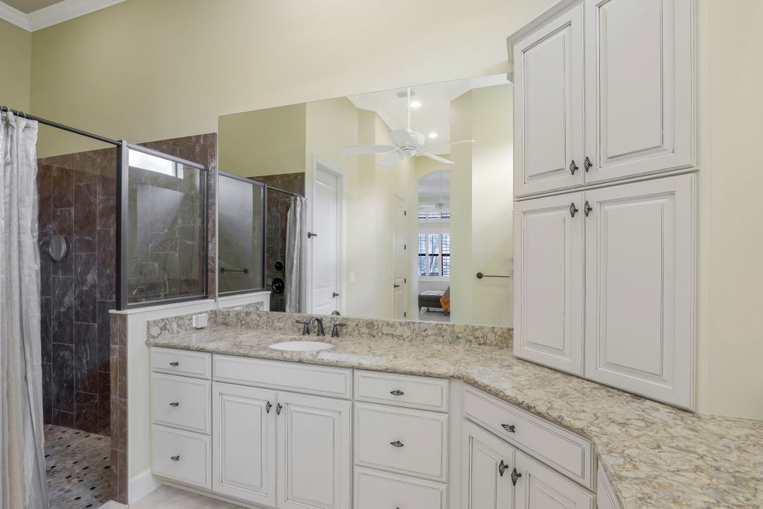 8651 Amour Ct, Naples, FL 34119