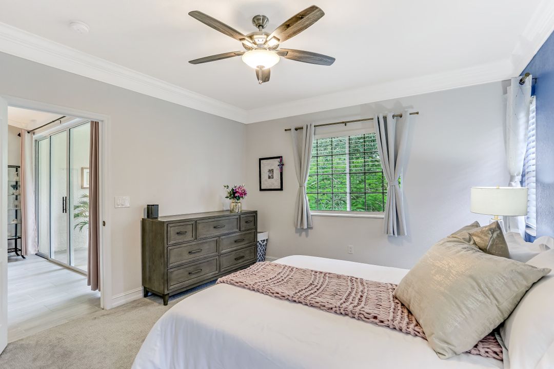 680 Luisa Ln #4, Naples, FL 34104