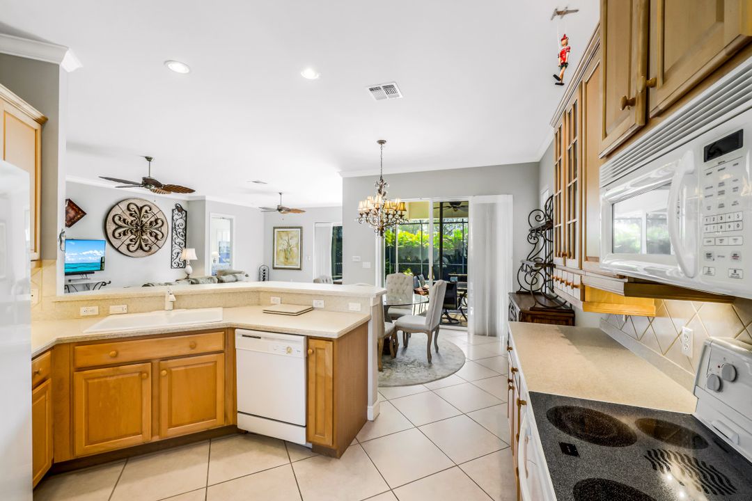 5965 Paradise Cir, Naples, FL 34110