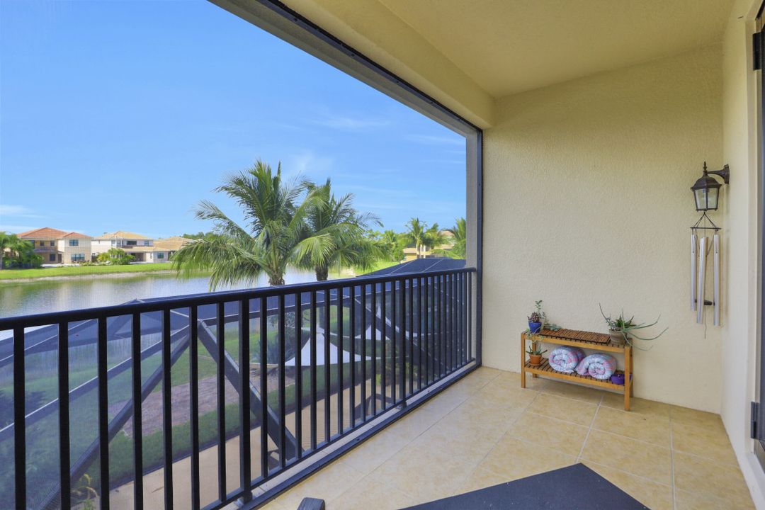 3718 Pleasant Springs Dr, Naples, FL 34119