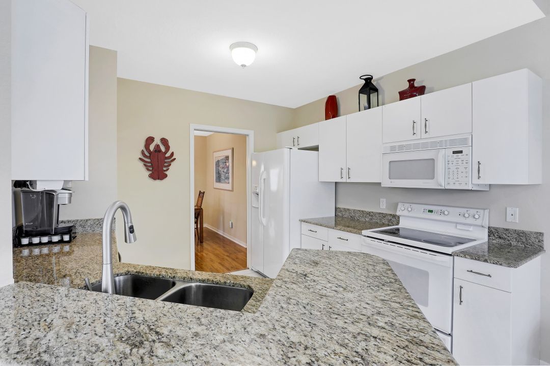 9111 Las Maderas Dr, Bonita Springs, FL 34135