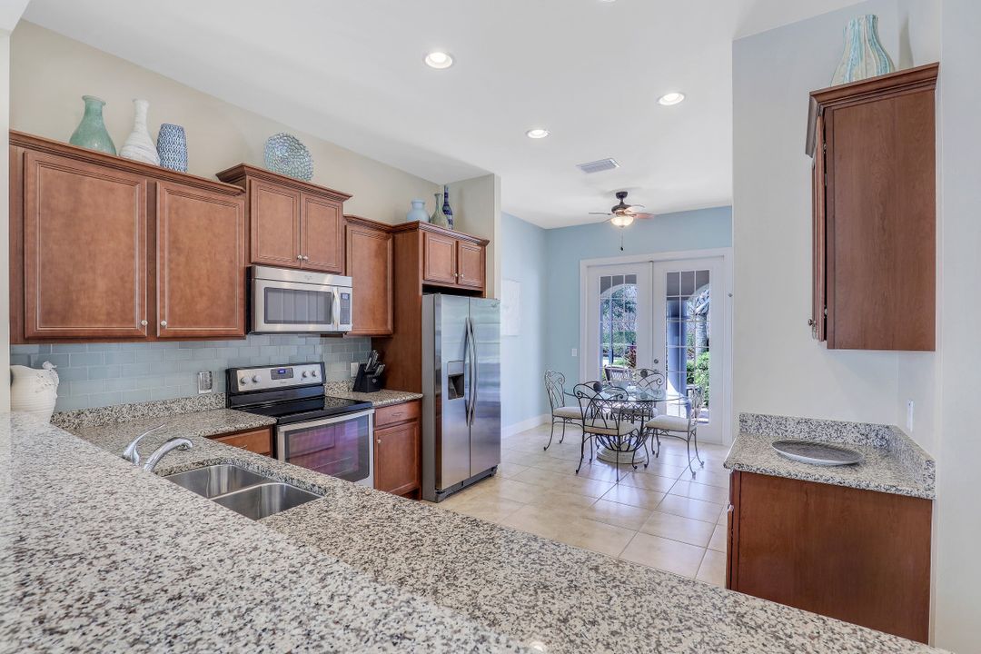 9574 Coquina Cir, Naples, FL 34120
