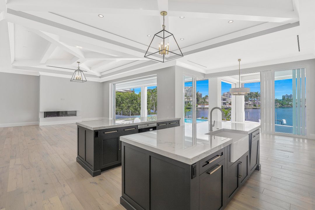 313 Turtle Hatch Rd, Naples, FL 34103