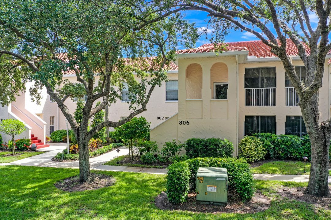 104 Tuscana Ct #805, Naples, FL 34119