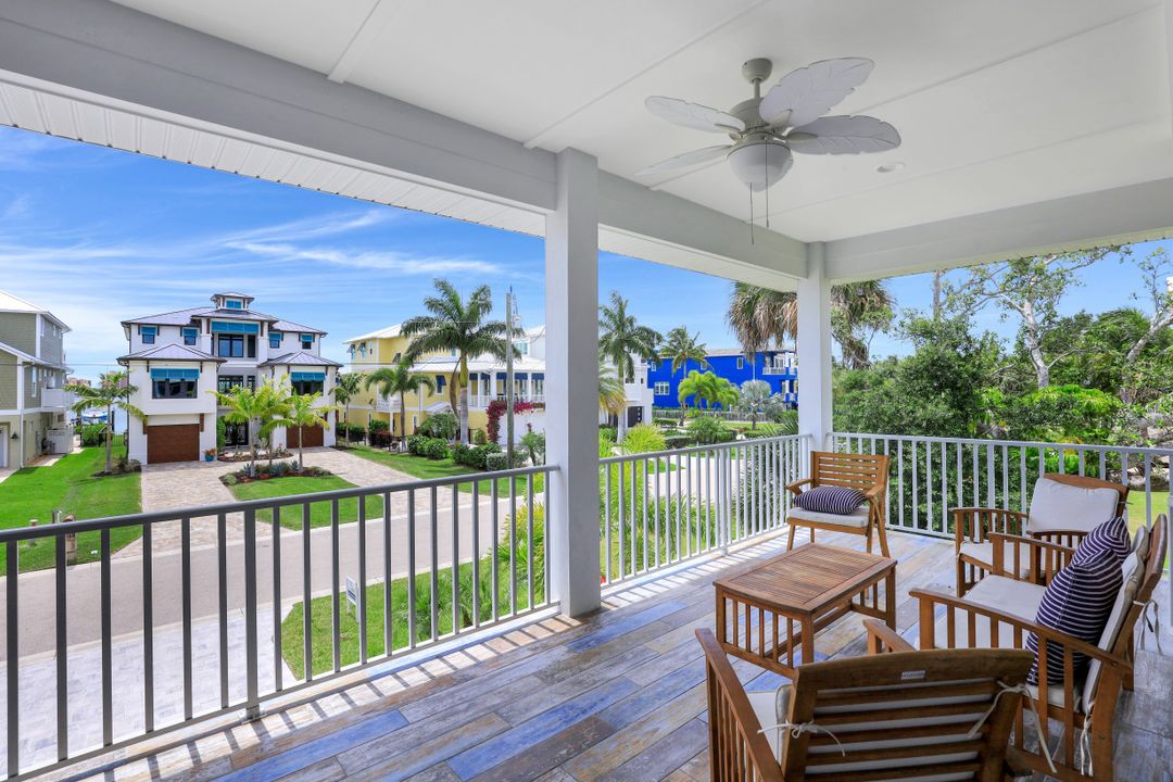 816 San Carlos Dr, Fort Myers Beach, FL 33931