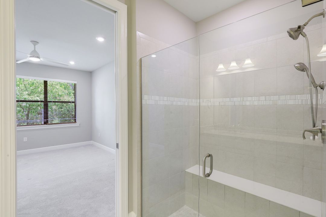 7650 Jacaranda Ln, Naples, FL 34114