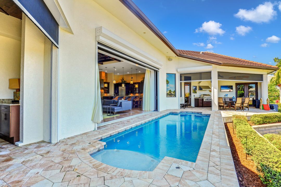 601 Crescent St, Marco Island, FL 34145