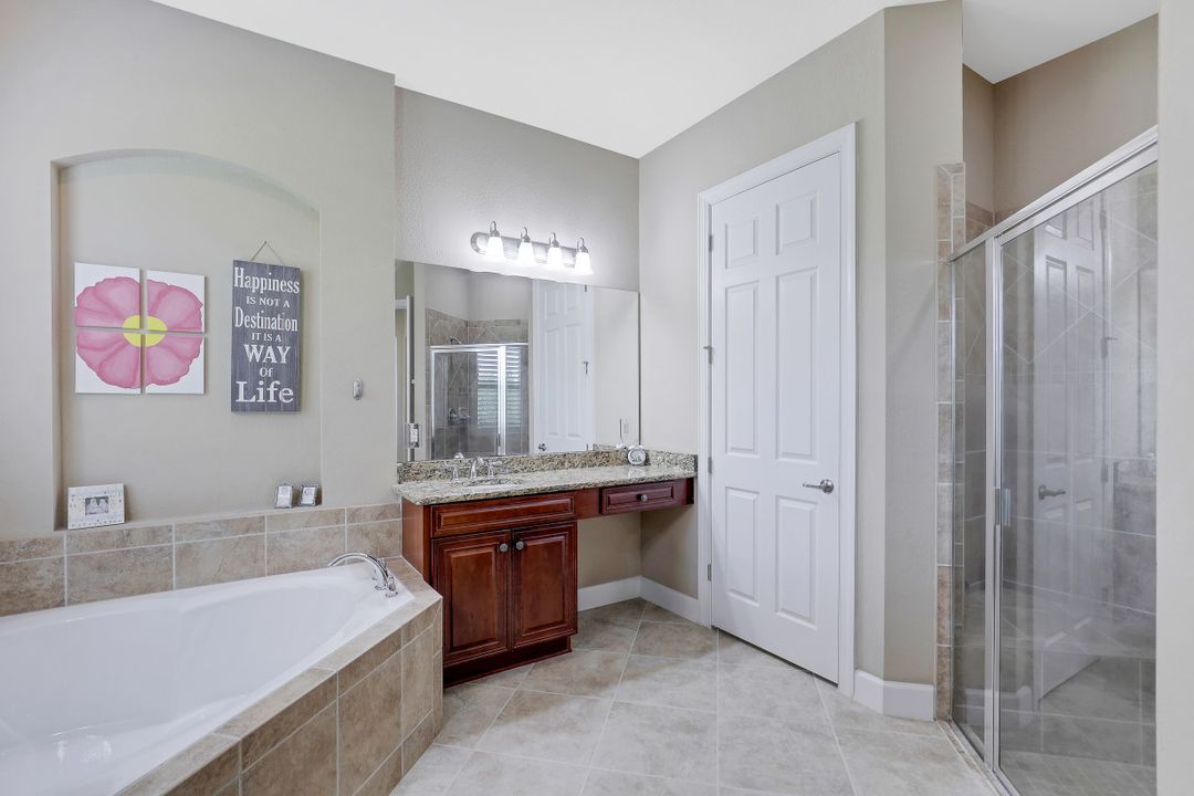 9746 Nickel Ridge Cir, Naples, FL 34120