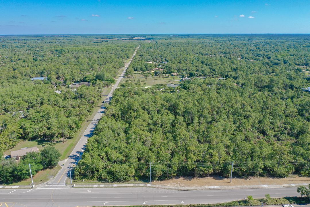 1471 Golden Gate Pkwy, Naples, FL 34105