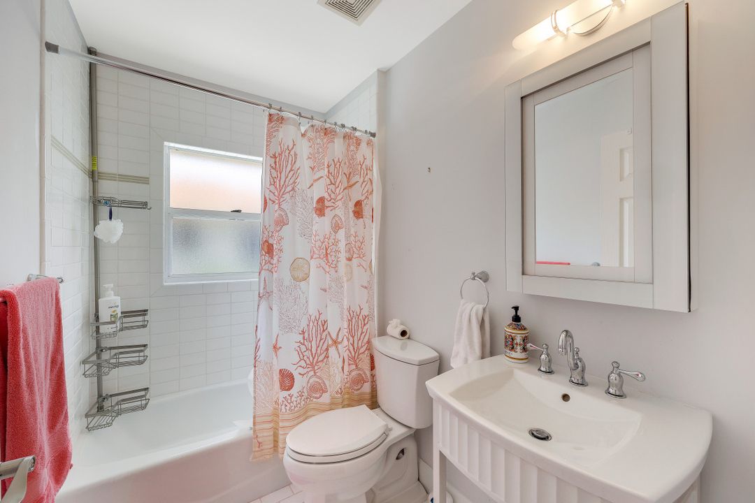 5100 Cedar Springs Dr #201, Naples, FL 34110