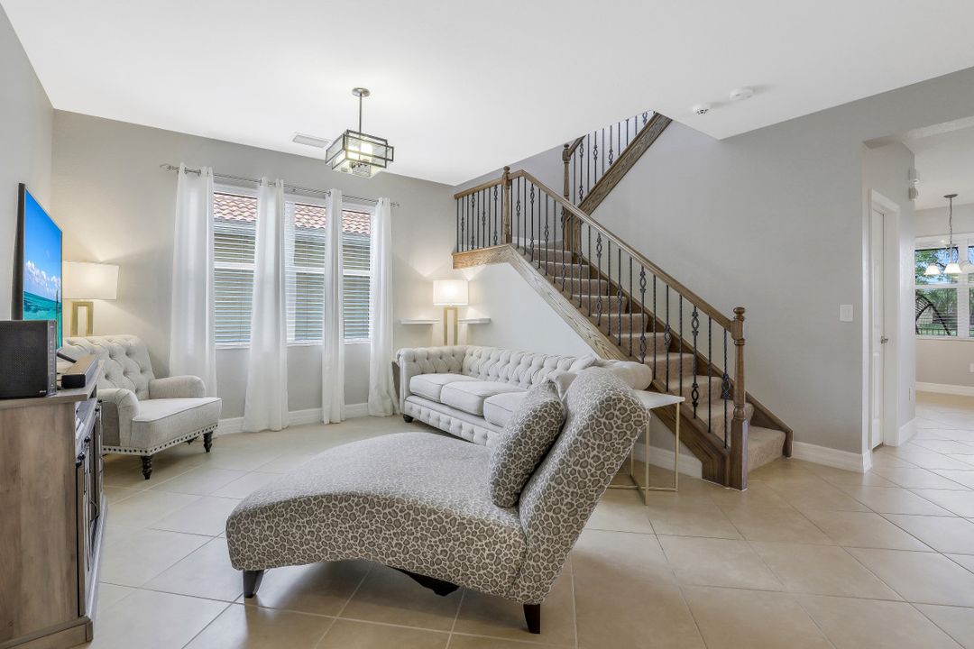 10313 Crepe Jasmine Ln, Fort Myers, FL 33913