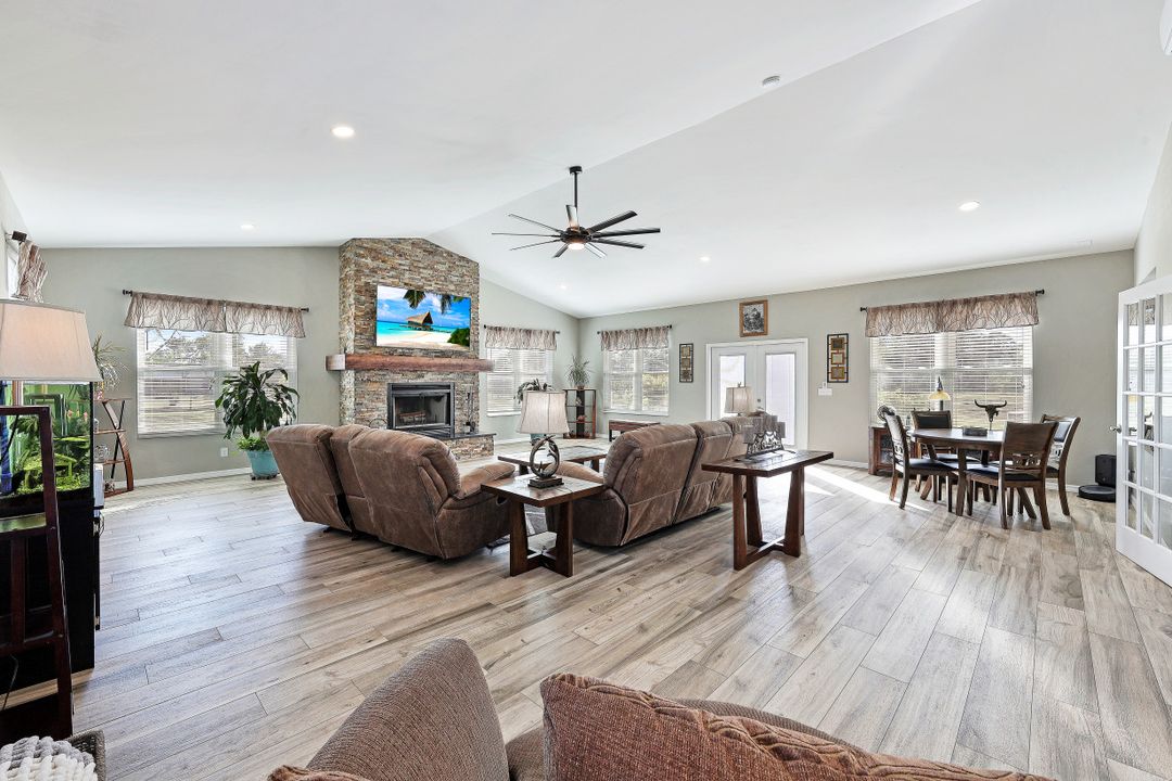 18251 Lynn Rd, North Fort Myers, FL 33917