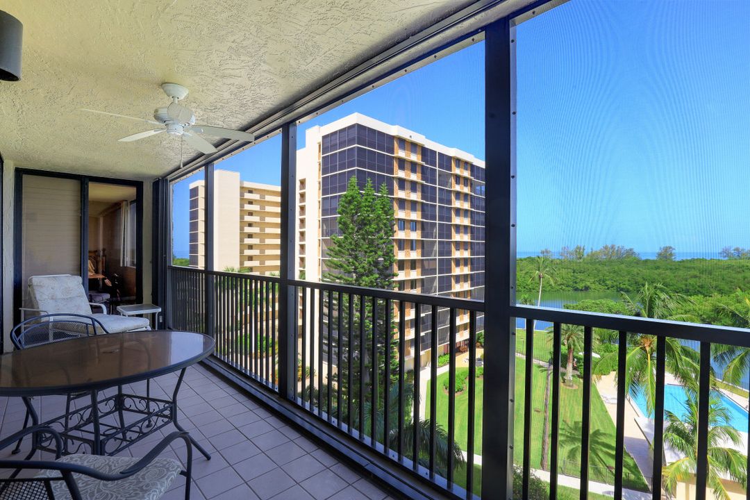 17 Bluebill Ave #602, Naples, FL 34108